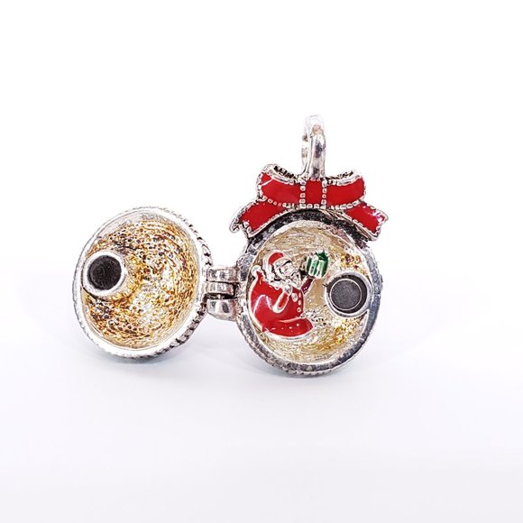 Merry Christmas Santa Ball Pendant Magnetic - Picture 2 of 4